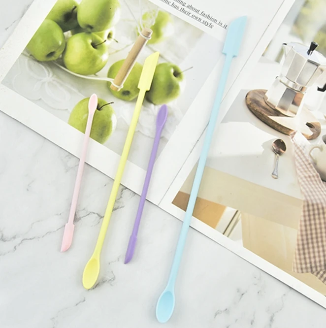 Spatule en silicone à manche l - Kitchen Gadgets Everyone Needs avis et prix